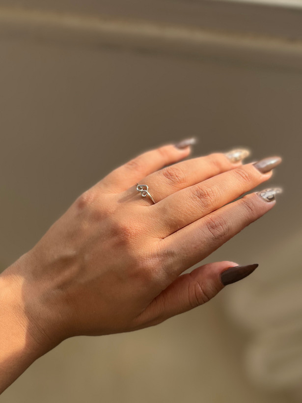 انگشتر زنانه نقره ای مینیمال و ظریف