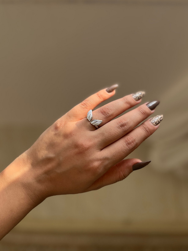 انگشتر زنانه نقره ای مینیمال و ظریف