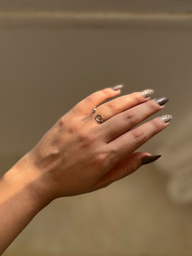 انگشتر زنانه نقره ای مینیمال و ظریف